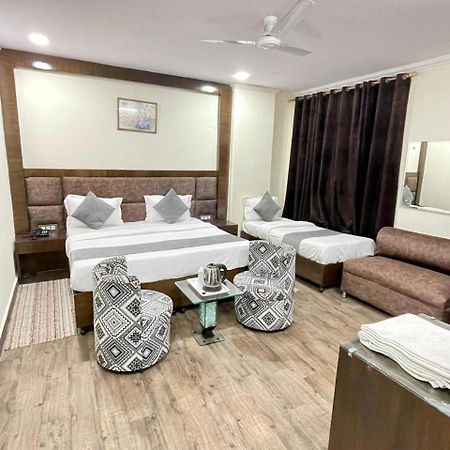Hotel Radiance 德里 外观 照片