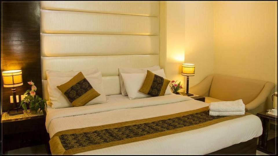 Hotel Radiance 德里 外观 照片