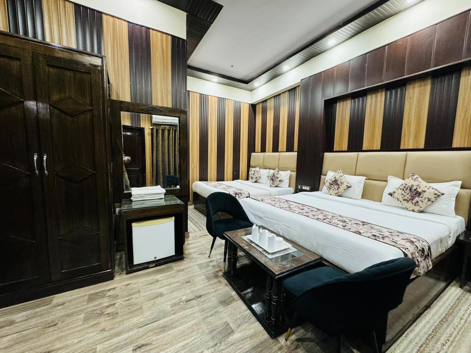 Hotel Radiance 德里 外观 照片