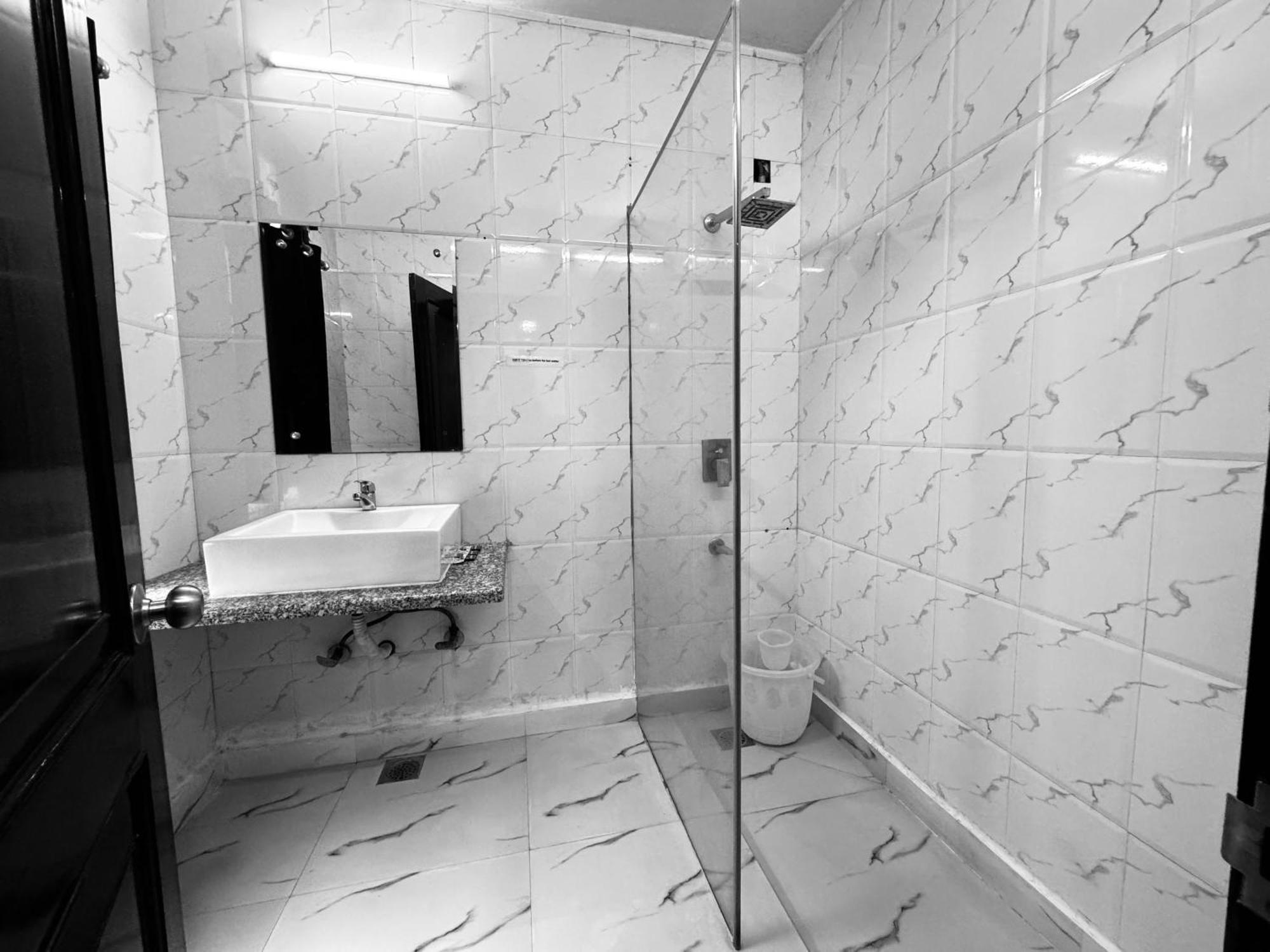 Hotel Radiance 德里 外观 照片