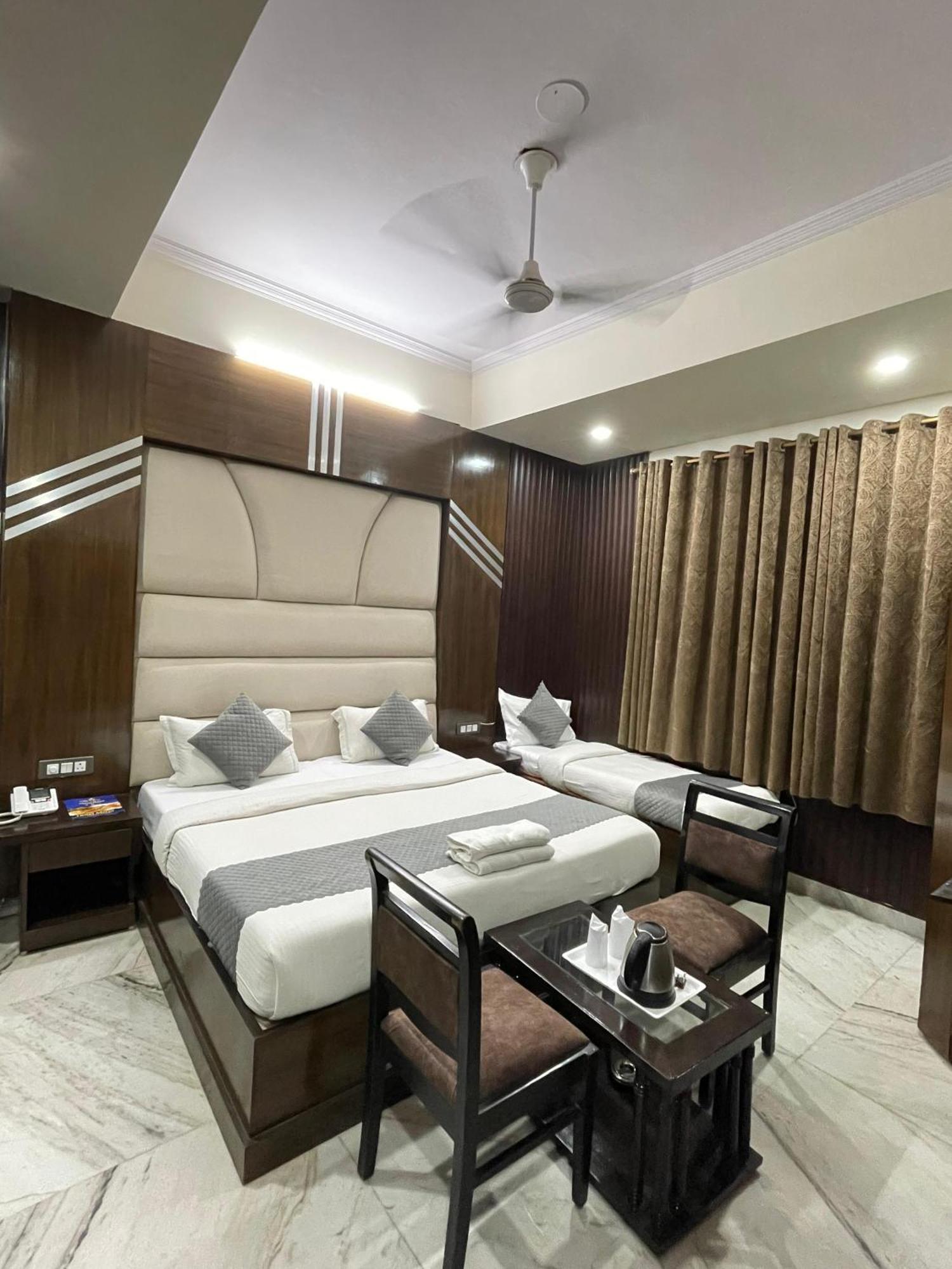 Hotel Radiance 德里 外观 照片
