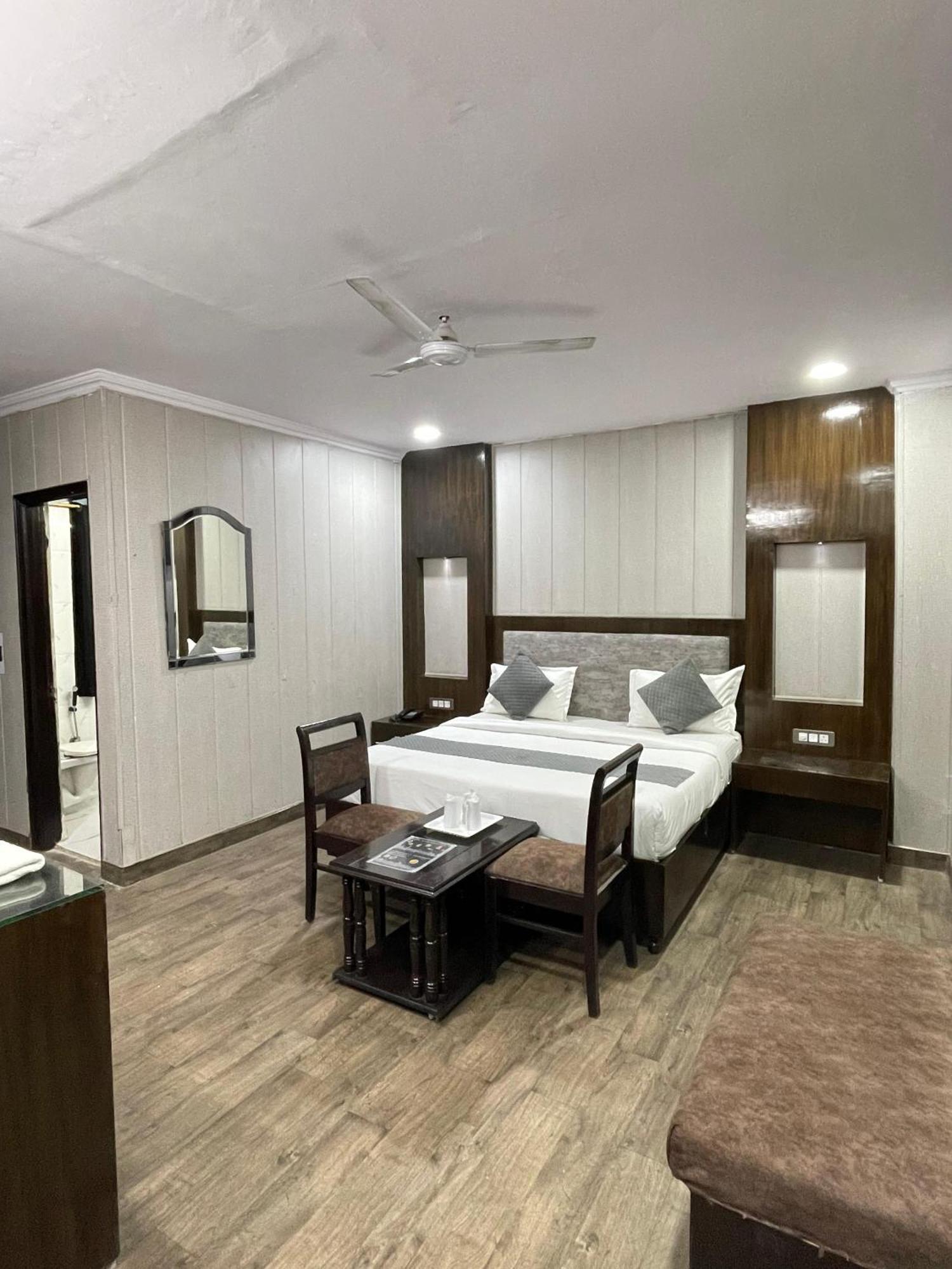 Hotel Radiance 德里 外观 照片