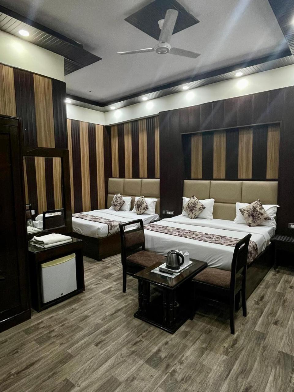 Hotel Radiance 德里 外观 照片