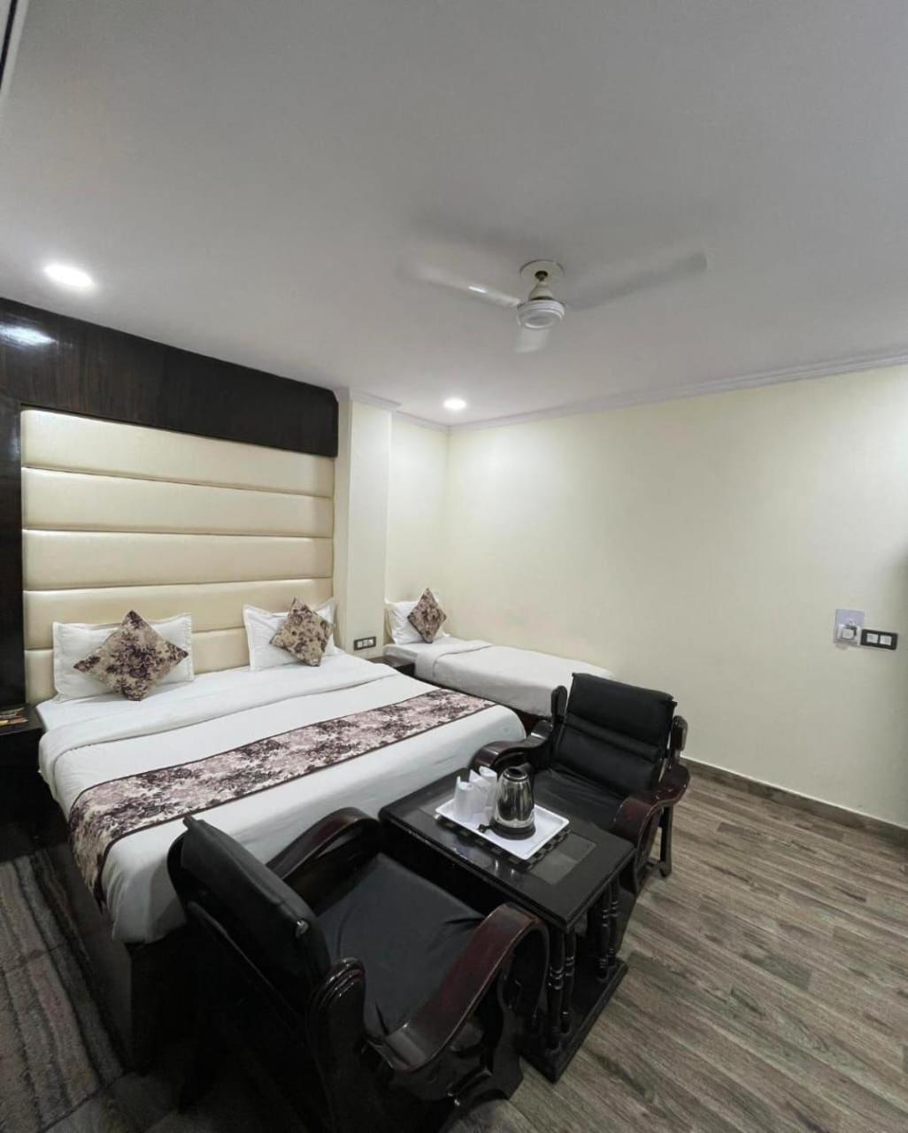 Hotel Radiance 德里 外观 照片