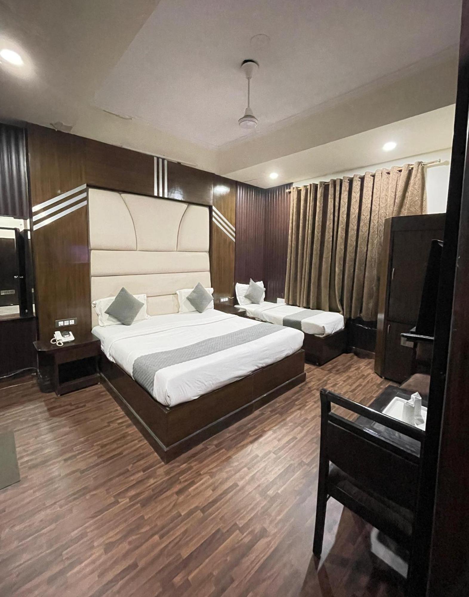 Hotel Radiance 德里 外观 照片